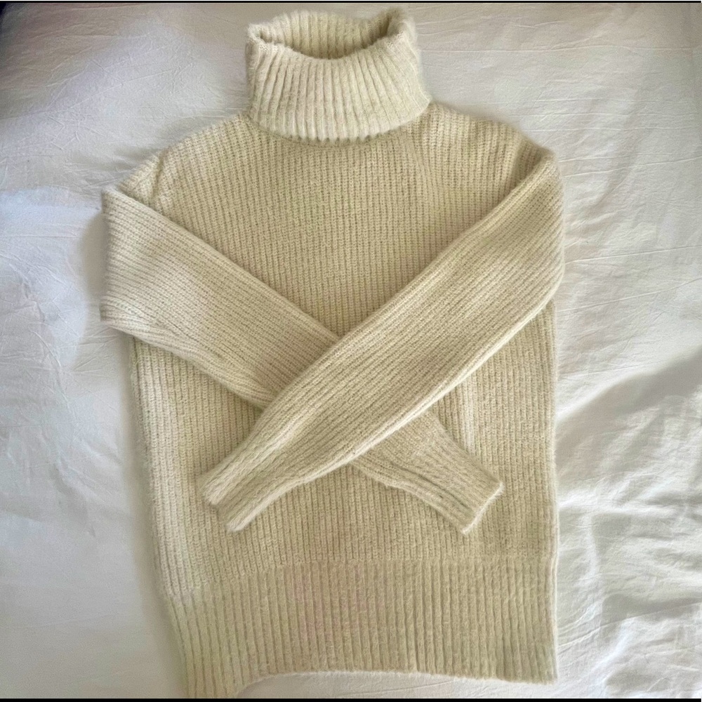 CODE X MODE Cream Turtleneck Sweater Size XS